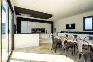 Villas Maison Architecte avec Salle de Cinema : photos des chambres
