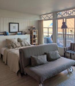 Romantic Lagoon View Studio