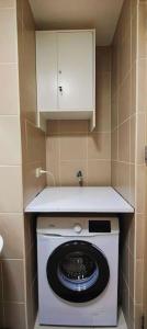 2BR Fully furnished Condo in Makati, Mandaluyong