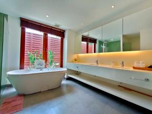 Pranaluxe 4 Bedroom Pool Villa C6