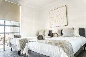 Pavilion Palm Beach, Vibrant Cafés Beach & Dining