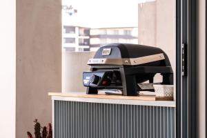 Pavilion Palm Beach, Vibrant Cafés Beach & Dining