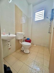 Amira Dihatiku Rumah teres 500 meter dari Hospital Sultanah Bahiyah Alor Setar Kedah, 4 bilik aircond dan free wifi