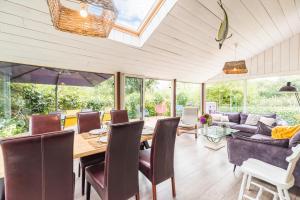 Grande Maison, les pieds dans leau, Vacances Bord de Mer (50m de la plage).