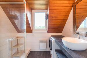 Maisons de vacances Grande Maison, les pieds dans l'eau, Vacances Bord de Mer (50m de la plage). : photos des chambres