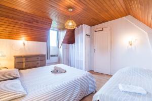 Maisons de vacances Grande Maison, les pieds dans l'eau, Vacances Bord de Mer (50m de la plage). : photos des chambres
