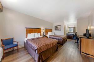 Queen Room with Two Queen Beds - Non-Smoking room in Rodeway Inn at Nevada State Capitol Carson City