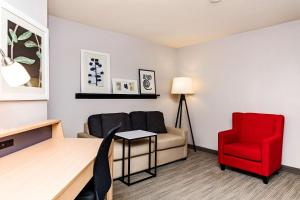 Country Inn & Suites by Radisson, Appleton Airport - Fox River Mall Area