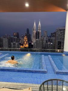 klcc luxury skypool studio