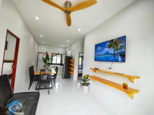 The Blue House Lipa Noi