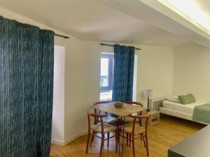 Appartements Duplex quartier pieton : photos des chambres