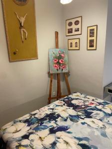 Bonita, Tranquila, Céntrica y Acogedora Habitación, solo para Chicas, en Vivienda Compartida con anfitrión