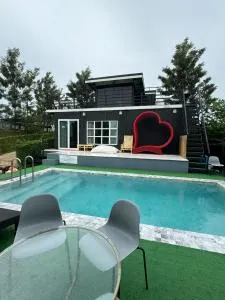 Inthanin Pool Villa - Wang Saphung