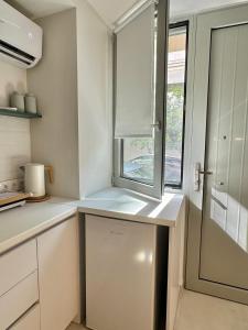 Microhome in Philopappos Hill