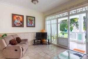 "Galeria Beach", Ocean front!