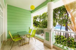 "Galeria Beach", Ocean front!