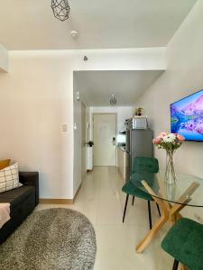 Cozy and Homey 1BR Condo at SMDC South Residences