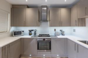 Deluxe Two-Bedroom Apartment room in The Heights at Athena Court