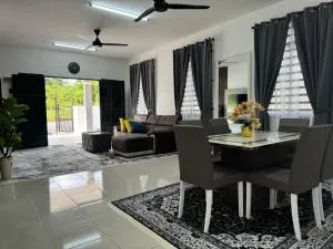 Homestay White Aqil - Kampong Badak