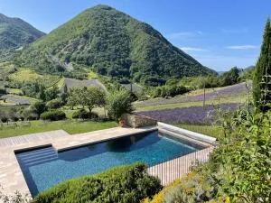 Les Demeures Azélie & SPA - Vesc