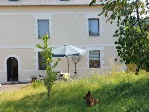 Ferme de la rivière Bourdet - 布尔阿沙尔