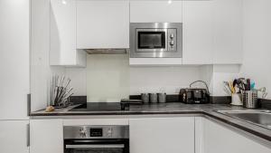 Oceanic Bliss - Monthly Stays with FREE Park & Netflix