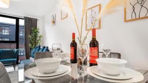 Oceanic Bliss - Monthly Stays with FREE Park & Netflix