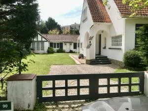 Villa Barracuda - لي توكيوت باريس بلاج