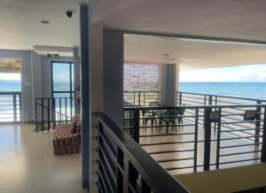 Family Beachfront Apartelle