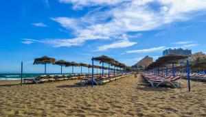 1017 Iris Apartamento - Vista al mar - Cerca de tren, restaurantes y tiendas - Playa a 10 minutos caminando