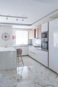 Modern & Luxurious apartment - Prime Location