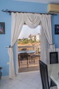 Large cozy house near the sea