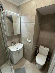 1 Bed Flat - Sleeps 2 - Pets - Smoking on terrace