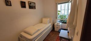 Cozy Room near Airport , Metro and Train Station