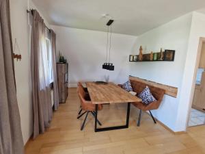 Moderne, ruhige Ferienwohnung Heselbach