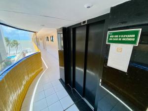 Apartamento em Prédio BEIRA MAR!