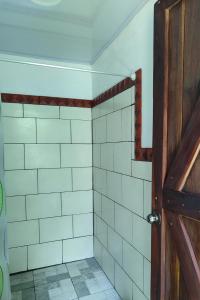 Habitación rodeada de las copas de los árboles