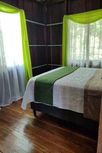 Aventura Familiar Bosque Tropical Volcán Arenal