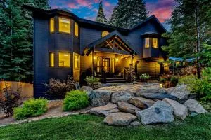 Modern Mountain Luxury Retreat, Hot Tub & Grill - 里奇伍德