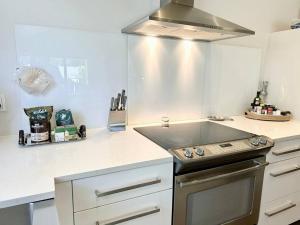 The Pop Hauz - Large Pool House