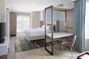 Suite, 1 King, Sofa bed, Partial ocean view room in SpringHill Suites by Marriott New Smyrna Beach