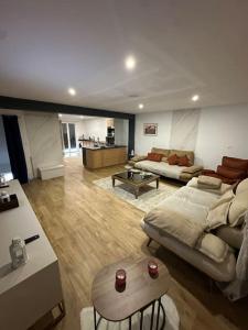 Villas Sublime maison de 2 etages avec cour : photos des chambres