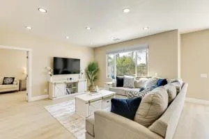 Mtn-View Gem with Private Yard Luxe Beaumont Home - Бомонт