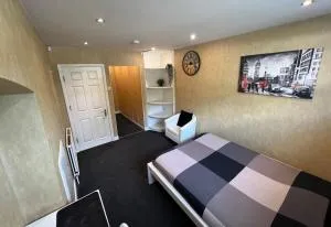 Beddington Park Lodge East - Hackbridge