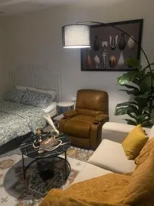 شقه استديو سرير مزدوج مع جلسه - Mugharrizāt