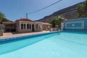 3BR Country Terrace House - Private Pool - Los Palmitos