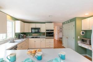 0 6 Miles to Beach Great for families