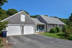 0 6 Miles to Beach Great for families