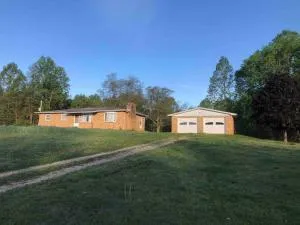 Harmony Hills 3 bedroom farm house - Odon