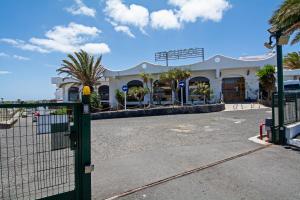 Casa Ayram with Private terrace & Pool next to Beach
